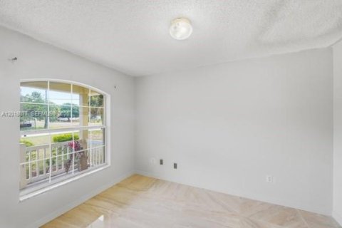 Villa ou maison à vendre à St. Lucie, Floride: 3 chambres, 190.91 m2 № 2084810 - photo 17