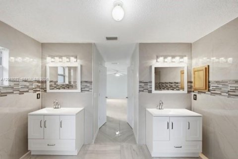 Villa ou maison à vendre à St. Lucie, Floride: 3 chambres, 190.91 m2 № 2084810 - photo 14