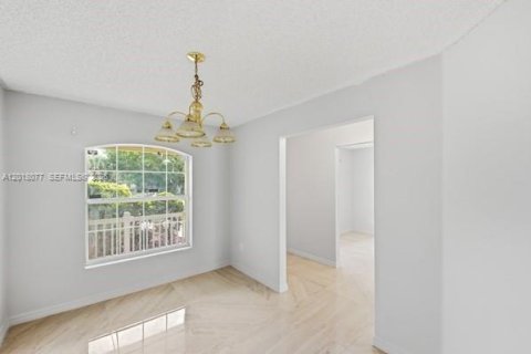 Villa ou maison à vendre à St. Lucie, Floride: 3 chambres, 190.91 m2 № 2084810 - photo 18