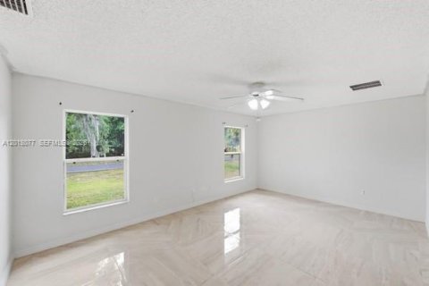 Villa ou maison à vendre à St. Lucie, Floride: 3 chambres, 190.91 m2 № 2084810 - photo 21