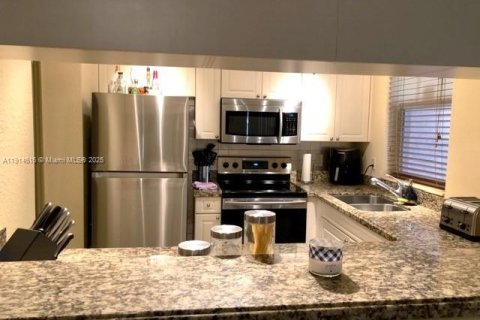 Снять в аренду кондоминиум в Корал-Спрингс, Флорида 1 спальня, 66.52м2, № 1970099 - фото 3