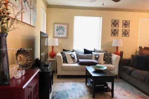 Снять в аренду кондоминиум в Корал-Спрингс, Флорида 1 спальня, 66.52м2, № 1970099 - фото 2