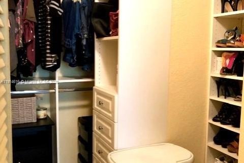 Снять в аренду кондоминиум в Корал-Спрингс, Флорида 1 спальня, 66.52м2, № 1970099 - фото 8