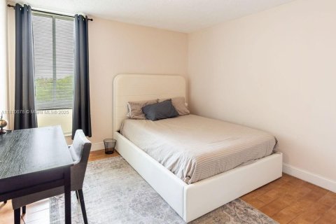 Copropriété à vendre à Miami, Floride: 3 chambres, 141.21 m2 № 1874451 - photo 15