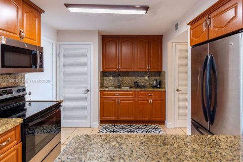 Copropriété à vendre à Miami, Floride: 3 chambres, 141.21 m2 № 1874451 - photo 10