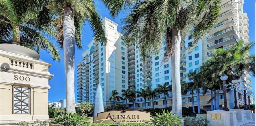Condo in Sarasota, Florida, 1 bedroom № 2239086