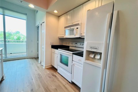 Condo in Sarasota, Florida, 1 bedroom № 2239086 - photo 6