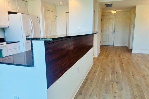 Condo in Sarasota, Florida, 1 bedroom № 2239086 - photo 7