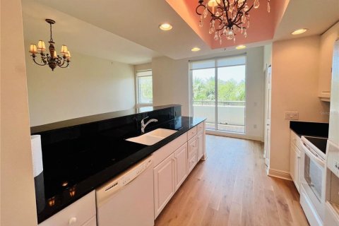 Condo in Sarasota, Florida, 1 bedroom № 2239086 - photo 5