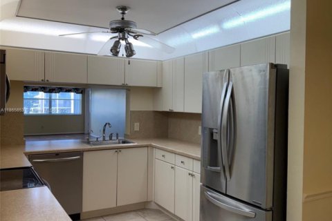 Condo in Sunrise, Florida, 2 bedrooms  № 1982454 - photo 5