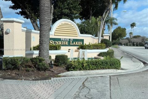 Condo in Sunrise, Florida, 2 bedrooms  № 1982454 - photo 20