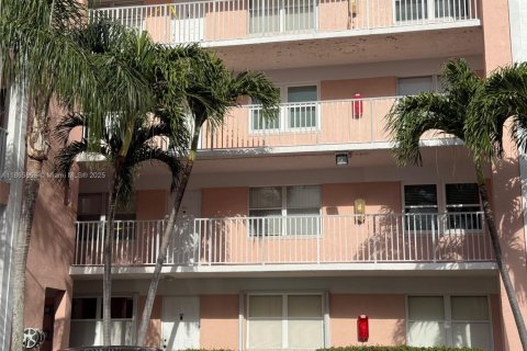 Condo in Sunrise, Florida, 2 bedrooms  № 1982454 - photo 19