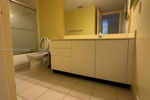 Condo in Sunrise, Florida, 2 bedrooms  № 1982454 - photo 13