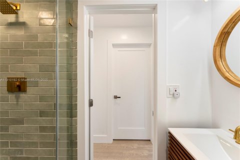 Casa en alquiler en Miami, Florida, 3 dormitorios, 125.7 m2 № 1966550 - foto 17