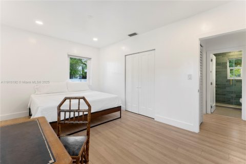 Casa en alquiler en Miami, Florida, 3 dormitorios, 125.7 m2 № 1966550 - foto 15