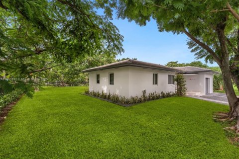 Casa en alquiler en Miami, Florida, 3 dormitorios, 125.7 m2 № 1966550 - foto 29