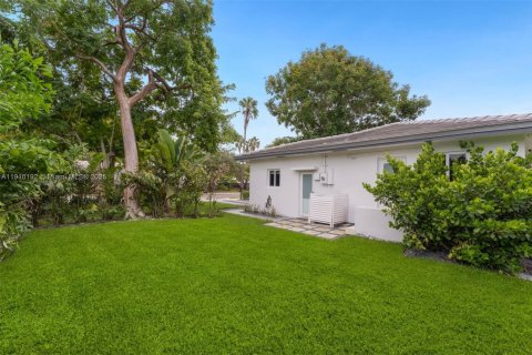 Casa en alquiler en Miami, Florida, 3 dormitorios, 125.7 m2 № 1966550 - foto 20