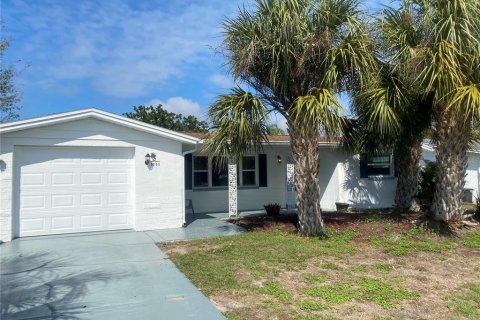 Casa en venta en Holiday, Florida, 2 dormitorios, 124.95 m2 № 1514680 - foto 2