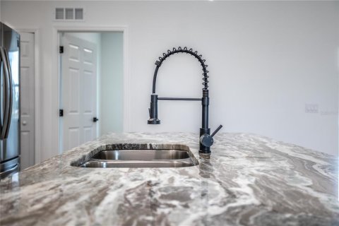 House in Kissimmee, Florida 3 bedrooms, 139.35 sq.m. № 1769579 - photo 5