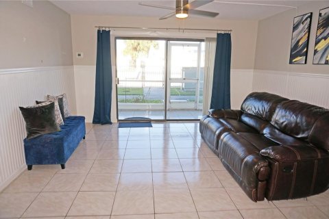 Condominio en venta en Port Charlotte, Florida, 2 dormitorios, 86.58 m2 № 1567982 - foto 2