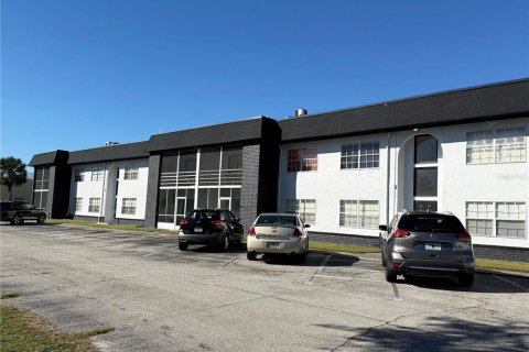 Condominio en venta en Port Charlotte, Florida, 2 dormitorios, 86.58 m2 № 1567982 - foto 1