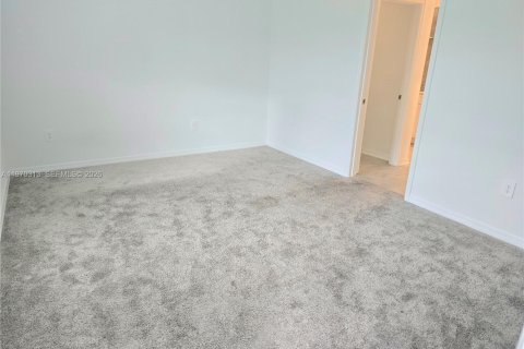 House in Winter Haven, Florida 3 bedrooms, 134.89 sq.m. № 2031061 - photo 8