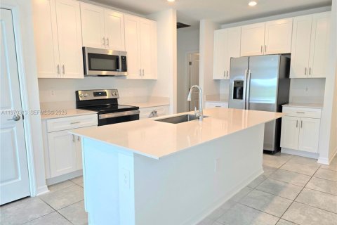 House in Winter Haven, Florida 3 bedrooms, 134.89 sq.m. № 2031061 - photo 4