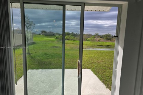 House in Winter Haven, Florida 3 bedrooms, 134.89 sq.m. № 2031061 - photo 14