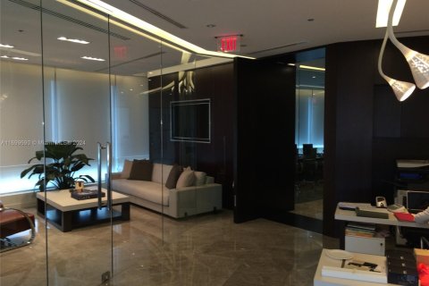 Propiedad comercial en venta en Aventura, Florida № 1864883 - foto 9