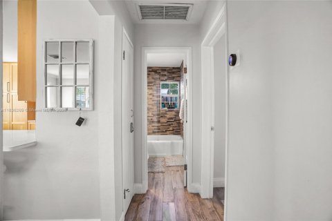 Casa en venta en Hollywood, Florida, 3 dormitorios, 115.01 m2 № 1845595 - foto 16