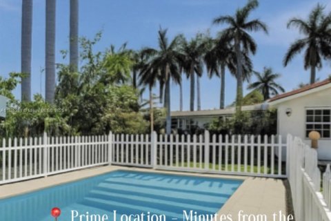 Casa en venta en Hollywood, Florida, 3 dormitorios, 115.01 m2 № 1845595 - foto 1