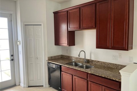 Adosado en venta en Orlando, Florida, 4 dormitorios, 140.75 m2 № 1670665 - foto 4