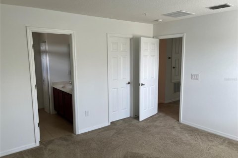 Adosado en venta en Orlando, Florida, 4 dormitorios, 140.75 m2 № 1670665 - foto 15