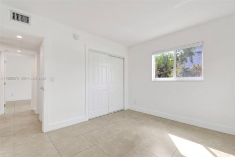 Appartement à louer à Hallandale Beach, Floride: 2 chambres, 111.48 m2 № 2049242 - photo 9
