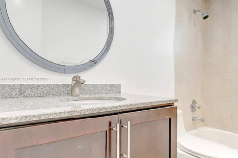 Appartement à louer à Hallandale Beach, Floride: 2 chambres, 111.48 m2 № 2049242 - photo 12