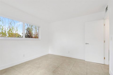 Appartement à louer à Hallandale Beach, Floride: 2 chambres, 111.48 m2 № 2049242 - photo 10