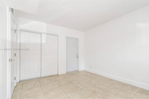 Appartement à louer à Hallandale Beach, Floride: 2 chambres, 111.48 m2 № 2049242 - photo 13