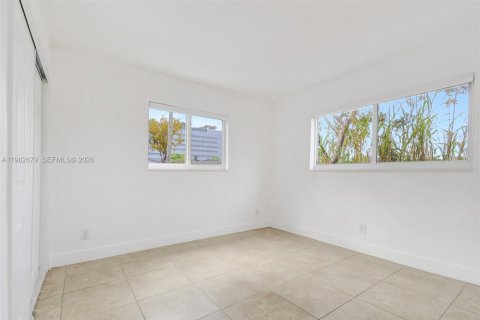 Appartement à louer à Hallandale Beach, Floride: 2 chambres, 111.48 m2 № 2049242 - photo 11