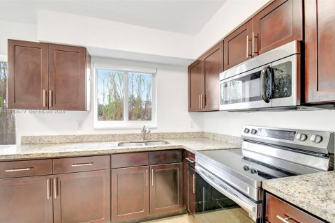 Appartement à louer à Hallandale Beach, Floride: 2 chambres, 111.48 m2 № 2049242 - photo 7