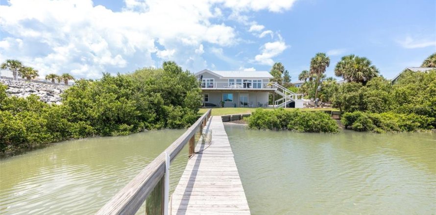 House in Saint Augustine, Florida 3 bedrooms, 248.14 sq.m. № 1851061