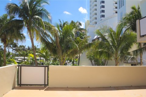 Condominio en venta en Miami Beach, Florida, 2 dormitorios, 102.94 m2 № 1992395 - foto 3
