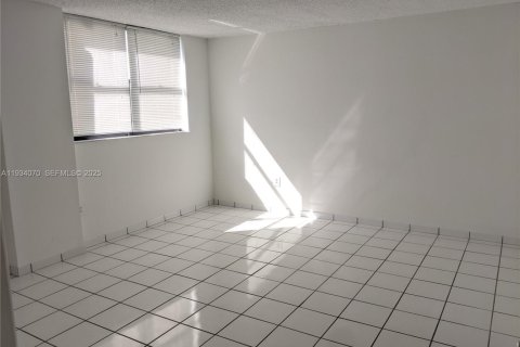 Condominio en venta en Miami Beach, Florida, 2 dormitorios, 102.94 m2 № 1992395 - foto 11