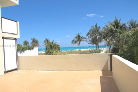Condominio en venta en Miami Beach, Florida, 2 dormitorios, 102.94 m2 № 1992395 - foto 2