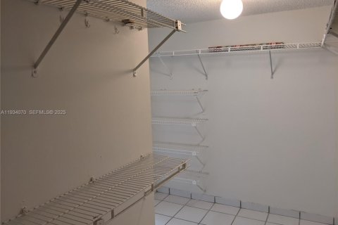 Condominio en venta en Miami Beach, Florida, 2 dormitorios, 102.94 m2 № 1992395 - foto 12