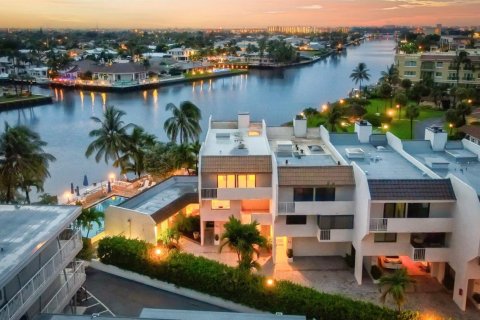 Condo in Hillsboro Beach, Florida, 3 bedrooms  № 2089592 - photo 3