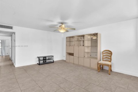 Condo in Delray Beach, Florida, 2 bedrooms  № 1892847 - photo 3