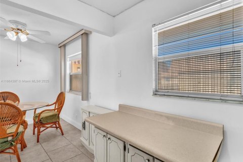 Condo in Delray Beach, Florida, 2 bedrooms  № 1892847 - photo 9