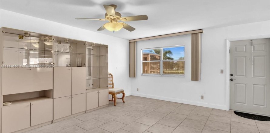 Condo in Delray Beach, Florida, 2 bedrooms  № 1892847