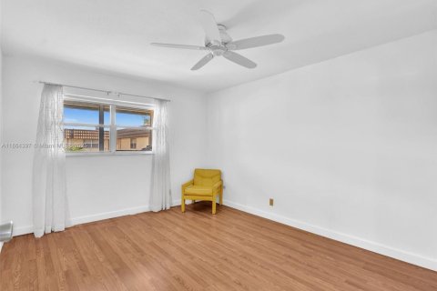 Condo in Delray Beach, Florida, 2 bedrooms  № 1892847 - photo 13