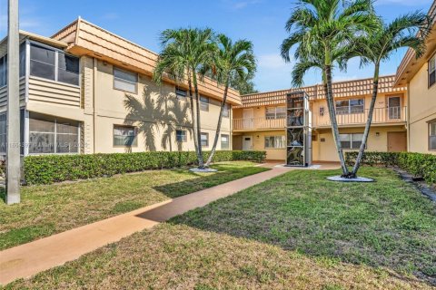 Condo in Delray Beach, Florida, 2 bedrooms  № 1892847 - photo 25